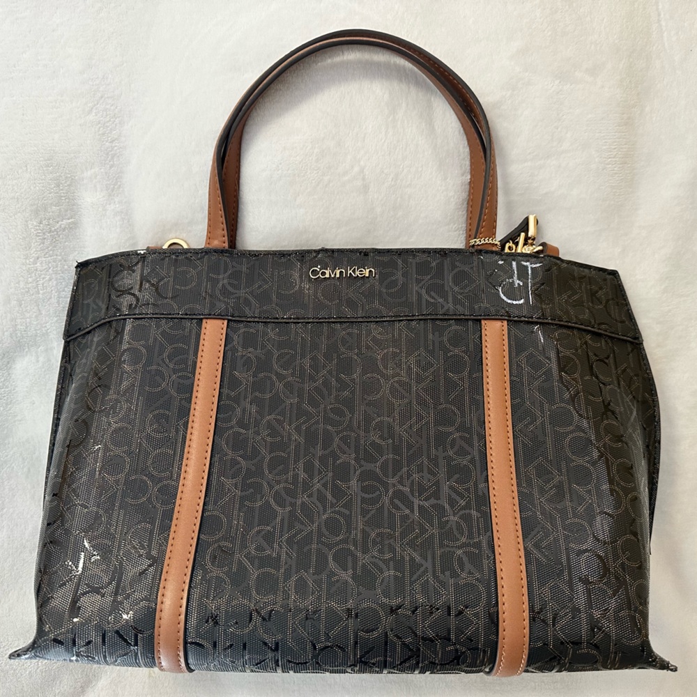 Gorgeous Calvin Klein handbag
